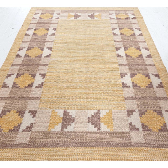 Textile Doris Leslie Blau Mid-Century Scandinavian Tan Flatweave Rug Signed Initial (Jr) For Sale - Image 7 of 8