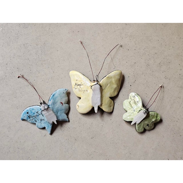Mid-Century Modern Vintage Hand-Painted Ceramic Butterflies by Minghetti Bologna, 1940s, Set of 3 For Sale - Image 3 of 11