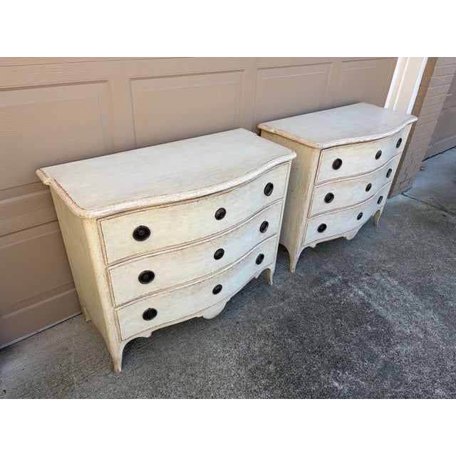 Early 21st Century Swedish Gustavian Serpentine Painted Chests of Drawers, Pair For Sale - Image 5 of 16