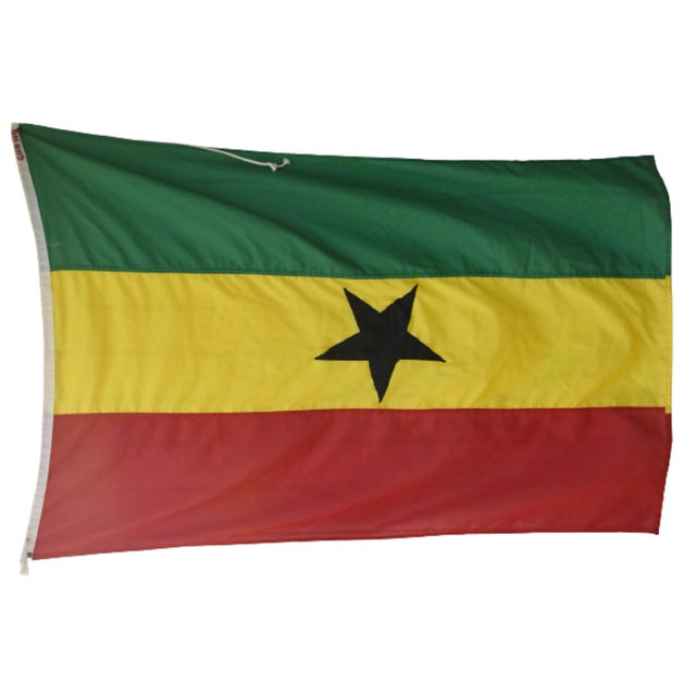 Green, Yellow & Red Maritime Nautical Naval Nautical Coastal Boating Signal Flag W/ Star For Sale In Los Angeles - Image 6 of 6