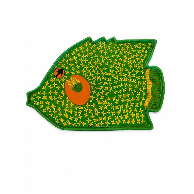 Bright Green Brightly Colored Green Vintage 1960's Hand-Painted Papier-Mâché Fish Tray / Wall Plaque – Folk Art Style – Circa 1960s–1970s For Sale - Image 8 of 10