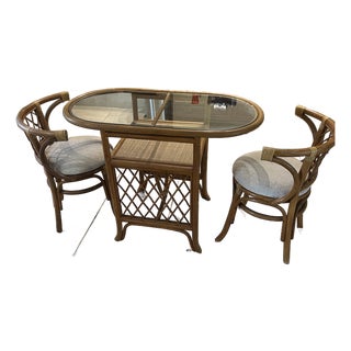 Vintage Rattan Honeymoon Table & 2 Chairs – Nesting Bistro Set W/ Glass Top For Sale