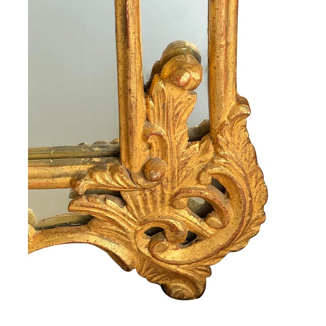 1940s Large French Rococo Style Carved Giltwood Wall Mirror With Rocaille Crest For Sale - Image 5 of 10