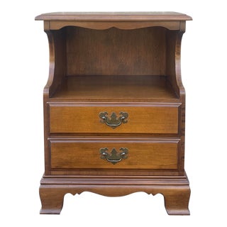 Vintage Heywood Wakefield American Traditional Solid Maple 2 Drawer Nightstand Cinnamon Finish For Sale