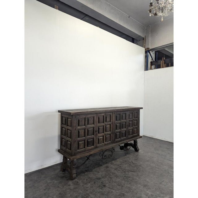 Spanish Carved Oak Sideboard, in Very Good conditions.