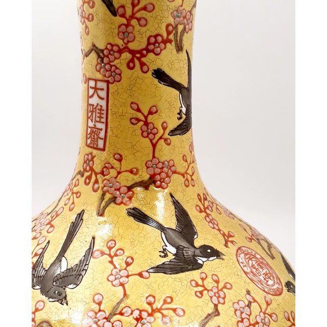 Early 20th Century Chinese Porcelain Da Ya Zhai Tianqiuping Vase For Sale - Image 9 of 12