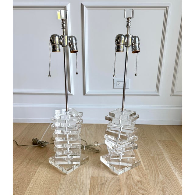 Signed Sculptural Stacked Lucite Table Lamps, Intentional Asymmetrical Pair, 1970s For Sale - Image 4 of 12