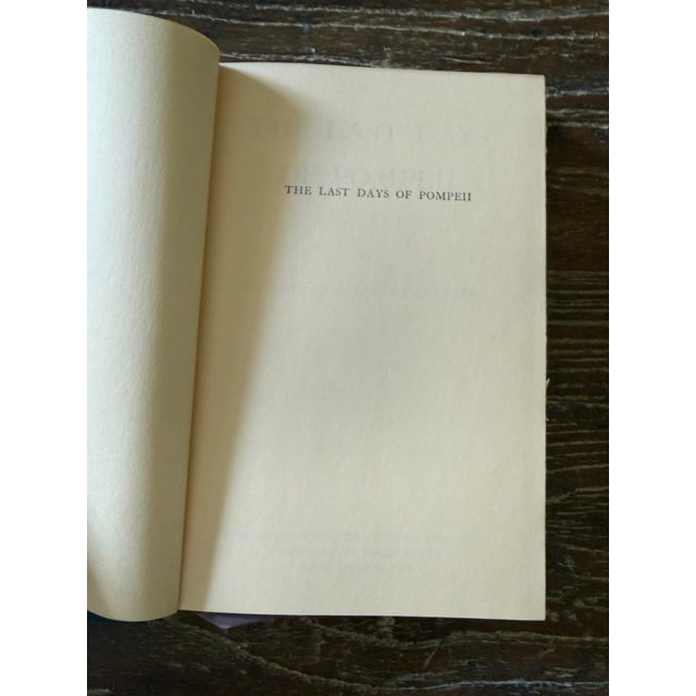 The Last Days of Pompeii 1946 International Collectors Library Leather Bound Classic Novel by Edward Bulwer-Lytton Vintage Book For Sale - Image 4 of 9