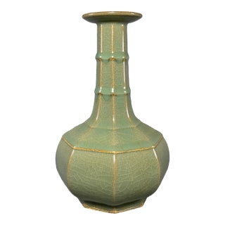 Vintage Chinese Celadon Octagonal Vase, Collectible Ribbed‑Neck Ceramic Decorative Vessel For Sale