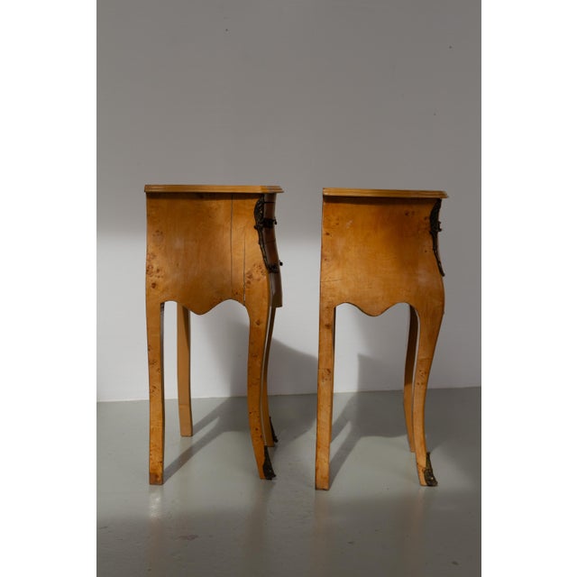 Wood Louis XV French Birch Burl Nightstands, 1920s, Set of 2 For Sale - Image 7 of 18