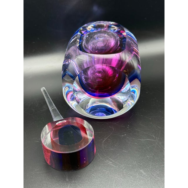 Mid 20th Century Murano-Style Multicolor Faceted Art Glass Perfume Bottle With Stopper For Sale - Image 10 of 12