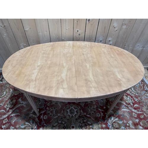 Period: 20th century Style: Louis 16th, Directory Condition: Fully restored Material: Solid wood Length: 170Width:...