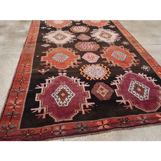 Galerie Shabab Collection Mid-20th Century Handmade Turkish Anatolian Small Tribal Room Size Carpet For Sale In New York - Image 6 of 8