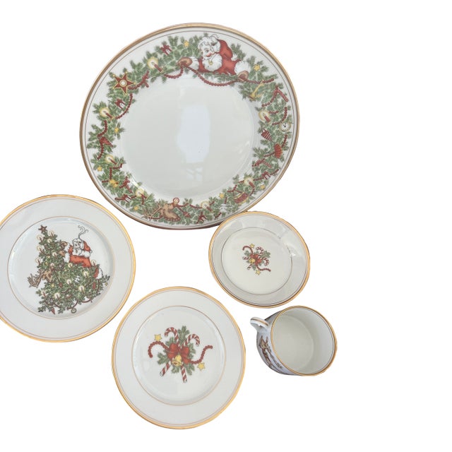 Fitz and Floyd. St.Nicolas Dinnerware Service for 14- 79 Pieces. 1970's For Sale