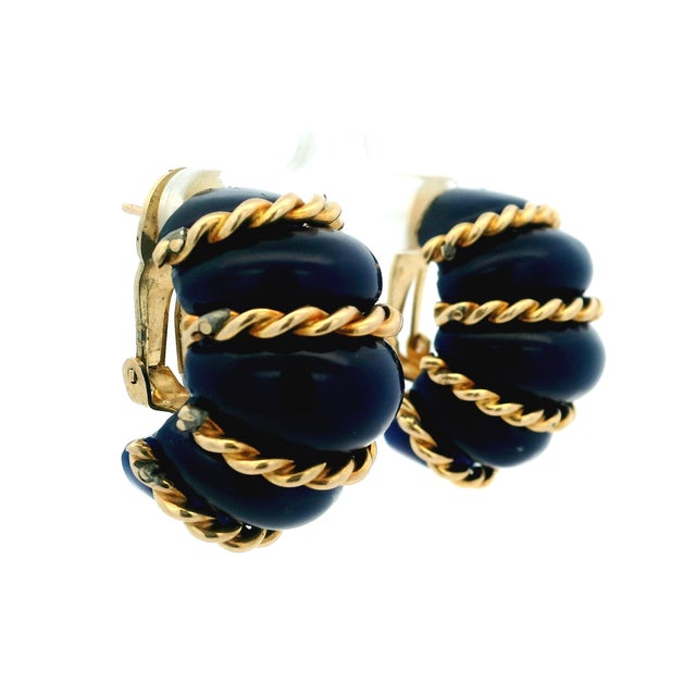 1960 Estate Blue Agate & 14k Gold Ribbed Earrings For Sale In Miami - Image 6 of 14