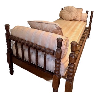 Antique American Spool Daybed With Trundle For Sale