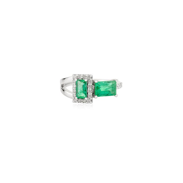 Mid-Century Modern 14k Gold Vintage Style Emerald Two Stone Ring With Diamonds Size 7 For Sale - Image 3 of 12
