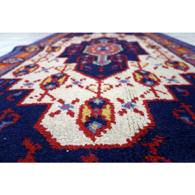 Vintage 1950s French Savonnerie Wool Rug in Classic Palette 3.1' x 5.8' This vintage French Savonnerie rug from the 1950s...