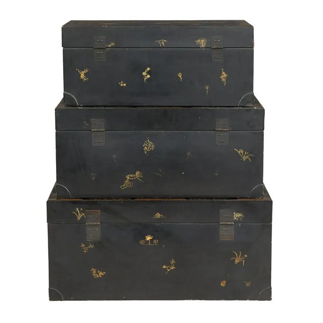 Chinese Early 20th Century Set of Three Nested Chinese Ebonized Trunks For Sale - Image 3 of 13