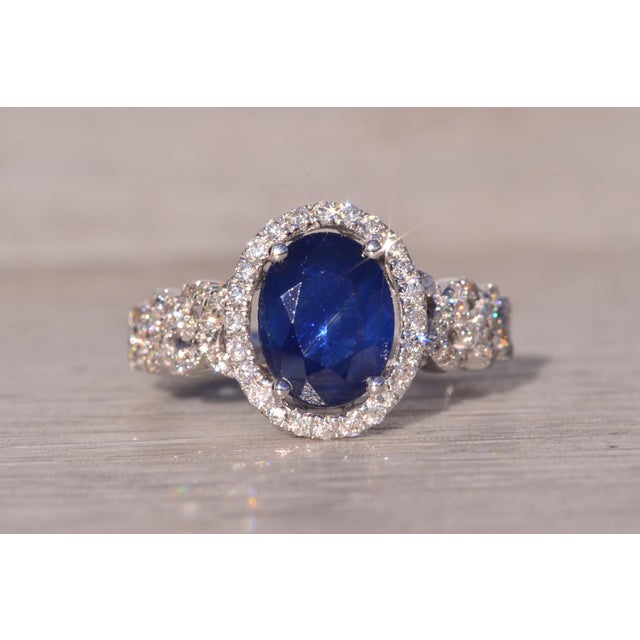 The Credenza: Natural Sapphire and Diamond Ring in White Gold For Sale - Image 9 of 11