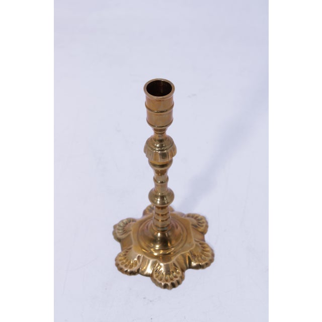 Brass 1980s Pair of Mottahedeh Winterthur Collection Brass Candlesticks For Sale - Image 8 of 12