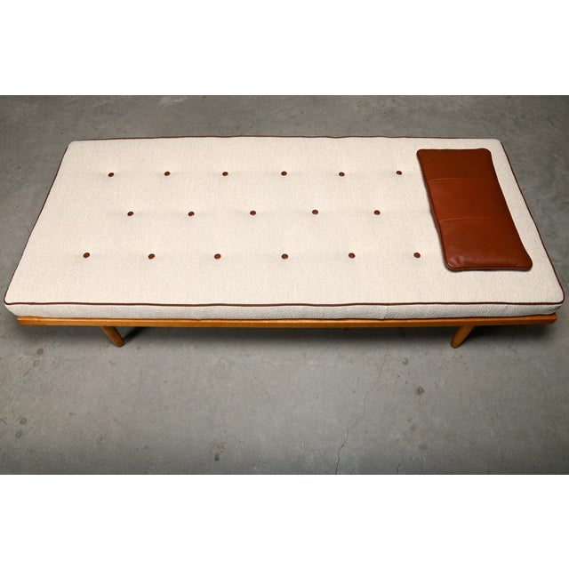 Scandinavian Daybed Model 190 in Oak, Bouclé and Leather attributed to Børge Mogensen, 1960s For Sale - Image 9 of 17