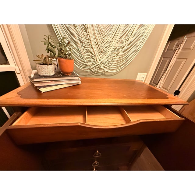 1950s Tomlinson Sophisticate East Gentleman’s Chest For Sale In Richmond - Image 6 of 10