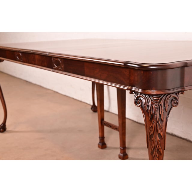 Romweber Style Chippendale Carved Mahogany Extension Dining Table, Newly Refinished For Sale - Image 12 of 18