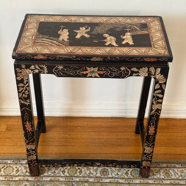 Antique Chinese Black Lacquer Chinoiserie Accent Table For Sale In Los Angeles - Image 6 of 7