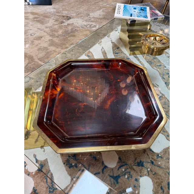 Modern Vintage Octagonal Tortoiseshell-Style Serving Tray With Brass-Tone Rim For Sale - Image 3 of 6