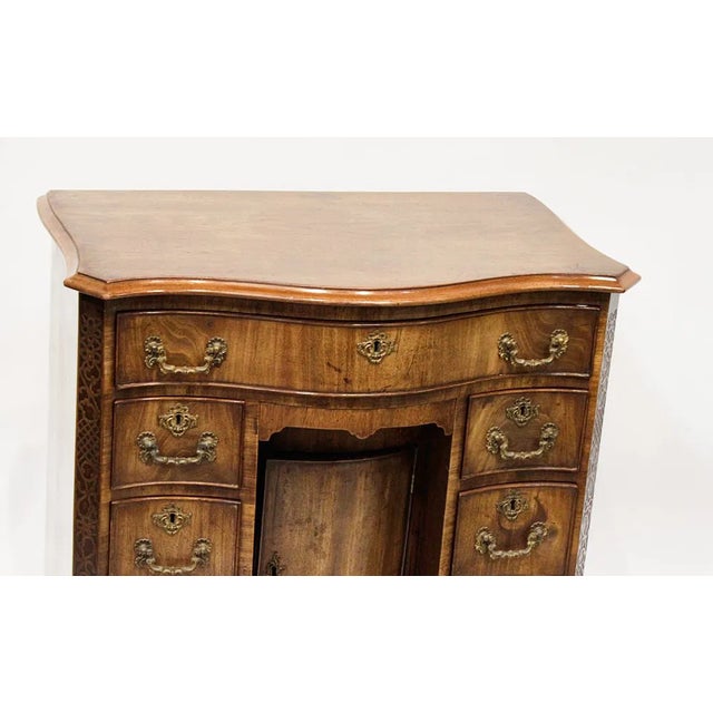 Wood 18thC English Chippendale Mahogany Kneehole Desk From Susie Hilfinger Collection For Sale - Image 7 of 8