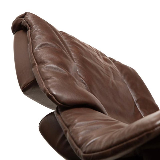 Set of Reno Leather Recliner with Ottoman from Stressless For Sale - Image 5 of 18