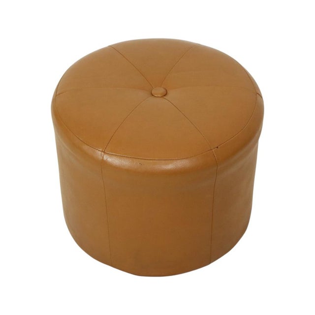 1960s Vintage Round Camel Skai Ottoman, 1960s For Sale - Image 5 of 12
