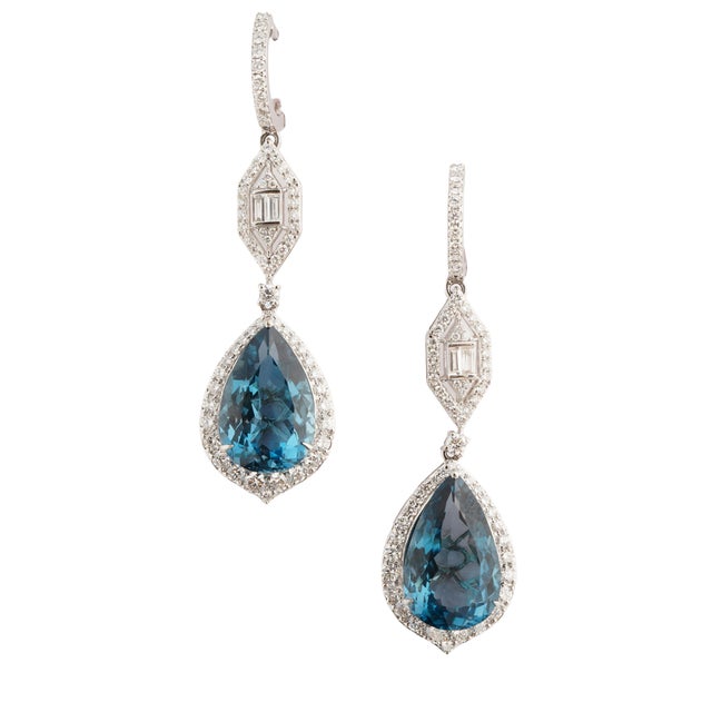 Natural blue topaz 19.49ct & diamond 2.53ct earring in 18k gold For Sale - Image 18 of 18