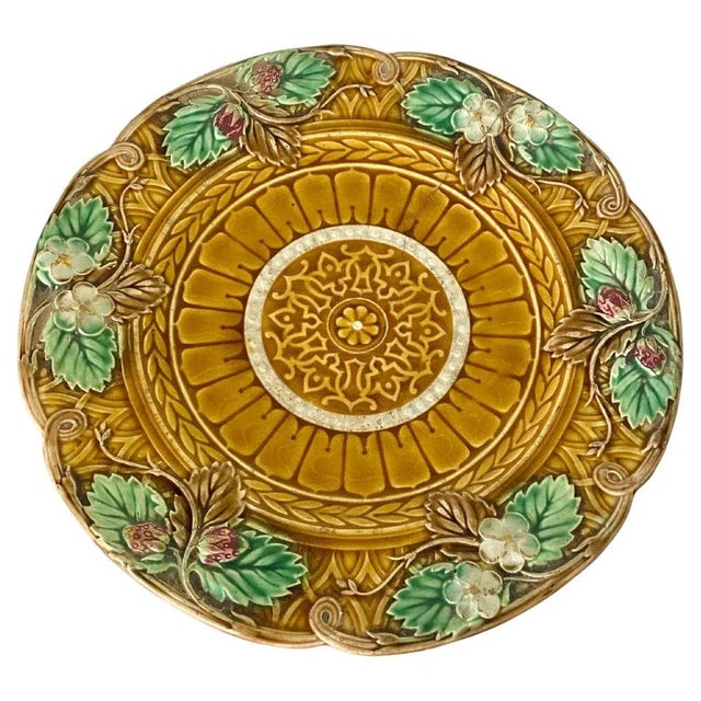 Faience Majolica Plate by Sarreguemines, 19th Century, France For Sale - Image 9 of 9