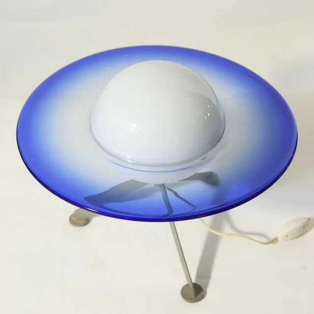 Mid-Century Modern Blue and White Glass Murano Satellite Table Lamp, 1960s For Sale - Image 3 of 4