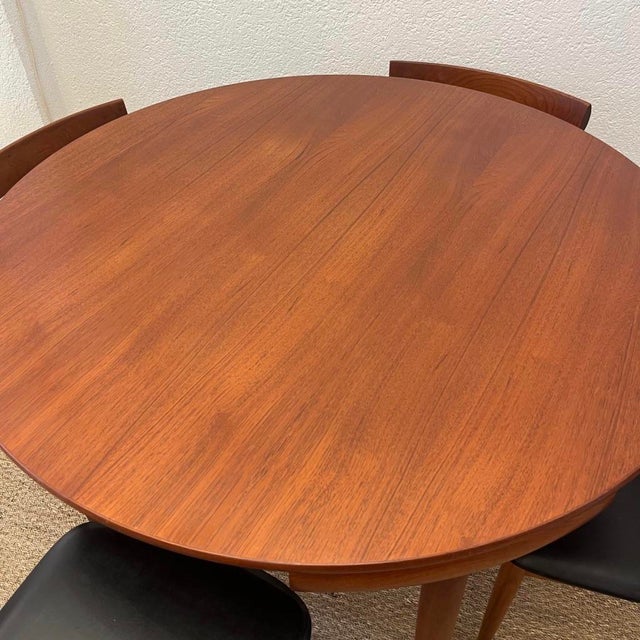 Vintage Roundette Dining Set in Teak and Black Leather by Hans Olsen for Frem Rojle, Denmark, 1950s, Set of 5 For Sale - Image 12 of 16