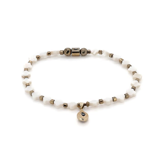 Clover Pearl Beaded Gold Evil Eye Charm Anklet For Sale - Image 10 of 10