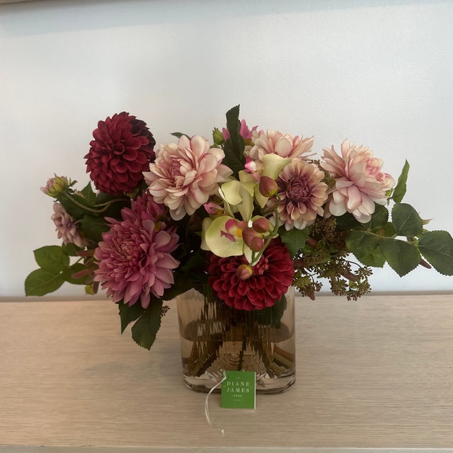 DIANE JAMES Jewel Box Fall Dahlias in Art Deco Vase The Diane James Jewel Box Fall Dahlias in Art Deco Vase is a luxury...