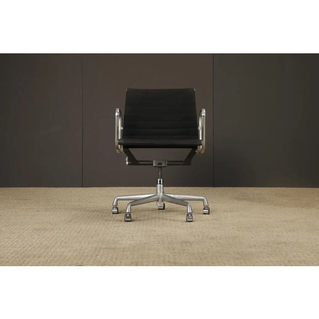 'Aluminum Group' Swivel Chair by Charles Eames for Herman Miller, 1980s, Signed For Sale - Image 18 of 18