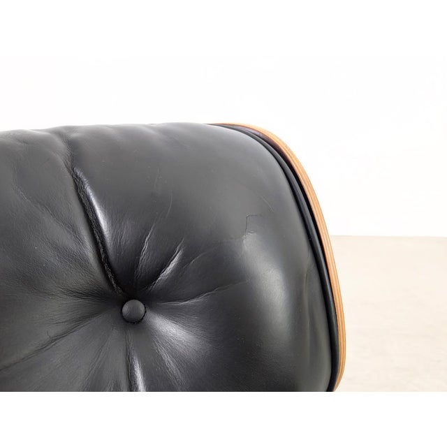 Set of Lounge Chair and Ottoman in Palisander by Charles and Ray Eames for Herman Miller For Sale - Image 16 of 18