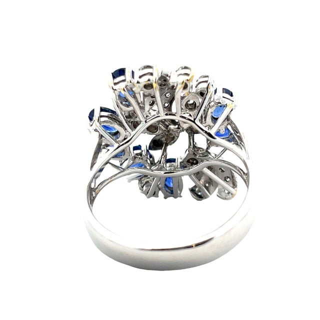Early 21st Century 18k Gold 1.96 Carat Certified Sapphire & Natural Diamond Ring, Size 8 For Sale - Image 5 of 10
