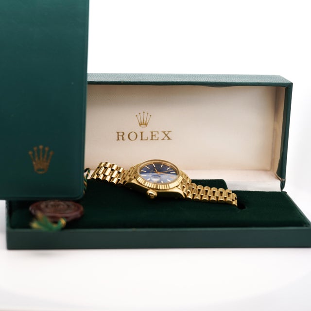 1970s Rolex Lady DateJust 6917 Blue Dial 18k Gold President Bracelet Watch For Sale In Miami - Image 6 of 8