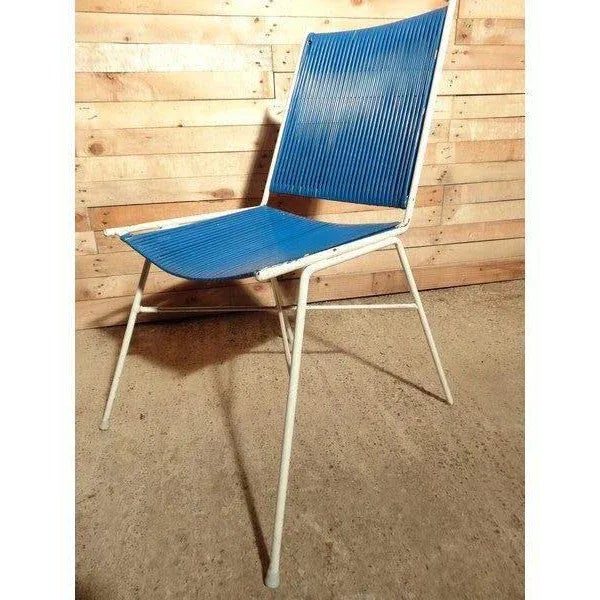 Set of French Red and Blue Wire Chairs, 1960s For Sale - Image 9 of 11