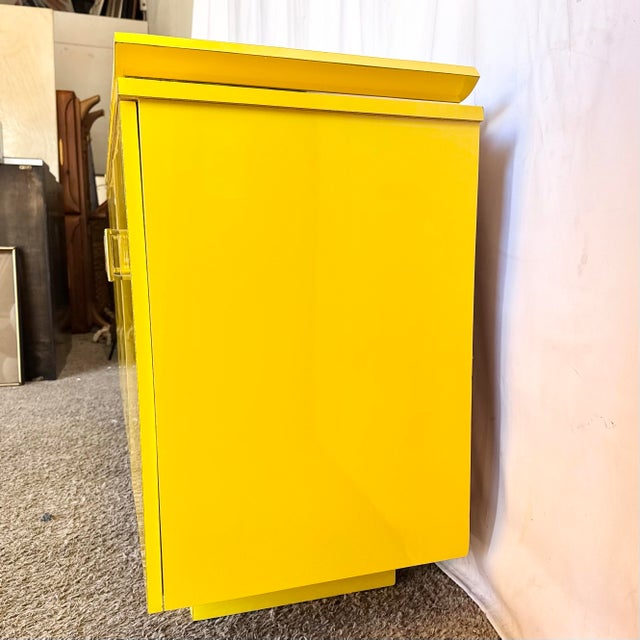 1980s Postmodern Chinoiserie Yellow Lacquer Laminate Credenza For Sale In Miami - Image 6 of 8