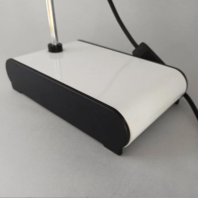 Vintage White Table Lamp by Veneta Lumi, Italy, 1970s For Sale - Image 6 of 7