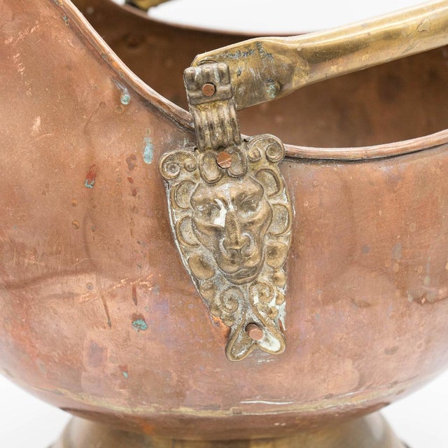 Antique Helmet Coal Scuttle in Copper For Sale - Image 6 of 8
