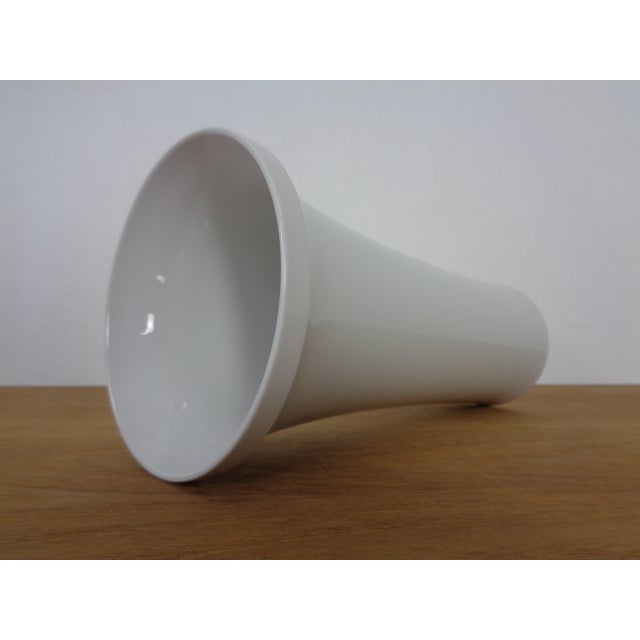 White Salier Porcelain Vase by Siegmund Schütz for KPM Berlin, Germany, 1951 For Sale - Image 8 of 18