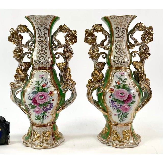 Rococo Elegant Pair of 19th Century Old Paris Porcelain Vases, Hand-Painted & Gilt For Sale - Image 3 of 12