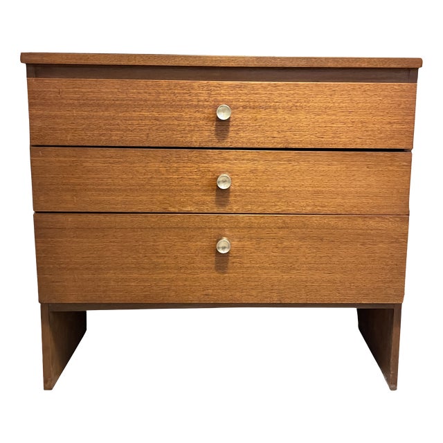 Vintage Meredew Chest of Drawers in Light Oak, 1960s For Sale
